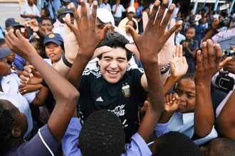 Ở Maradona có những yếu tố con người nhất trong số các vị thần. (Nguồn: Shutterstock)