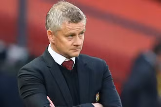 HLV G. Solskjaer (Man United) đang phải chịu nhiều áp lực.
