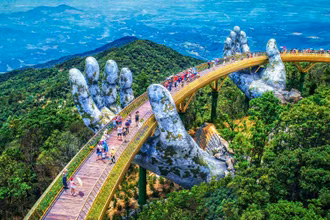 Năm 2018, Cầu Vàng được vinh danh như điểm đến tuyệt vời nhất thế giới. 