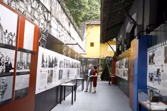 Ôn lại quá khứ hào hùng.