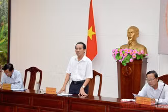 Phó Chủ tịch UBND tỉnh Bình Thuận Nguyễn Đức Hòa chủ trì họp báo.