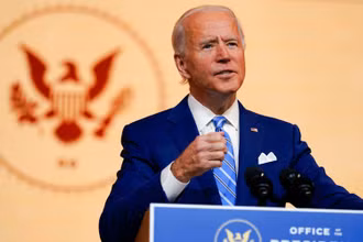 Ông Joe Biden phát biểu tại nhà hát Queen, tại TP Wilmington, bang Delaware, ngày 25-11. (Ảnh: AP)