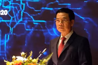 Bộ trưởng Thông tin và Truyền thông Nguyễn Mạnh Hùng phát biểu tại Diễn đàn công nghệ mở Việt Nam 2020.