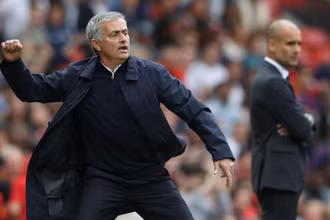 Mourinho đang khởi đầu mùa giải rực rỡ hơn Guardiola.