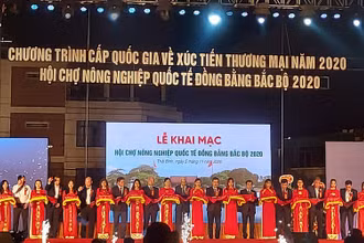 Cắt băng khai trương hội chợ nông nghiệp quốc tế đồng bằng Bắc Bộ lần thứ 15.