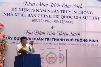 Nguyên Chủ tịch nước Trương Tấn Sang phát biểu tại buổi tọa đàm.