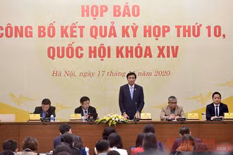 Các đồng chí chủ trì họp báo. Ảnh: NHẬT BẮC