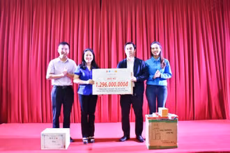 Tuổi trẻ Thủ đô hướng về miền trung ruột thịt