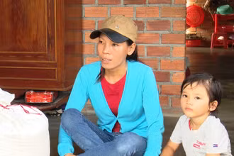 Chị Hoàng Thị Kim Điền, tổ dân phố 1, thị trấn Ea T’ling, Cư Jút, Đắk Nông cho biết đã nhận đủ số gạo được hỗ trợ là 105 kg.