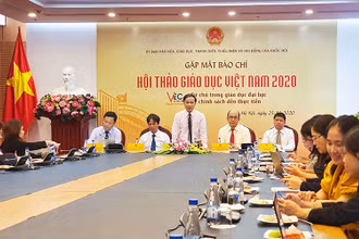 Phó Chủ nhiệm Ủy ban Văn hóa, Giáo dục, Thanh niên, Thiếu niên và Nhi đồng của Quốc hội Phạm Tất Thắng thông tin về VEC 2020. 