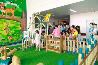 Khu vui chơi mở cửa chào đón những “vị khách” đầu tiên.