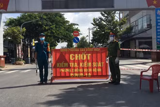 Chốt kiểm soát trên địa bàn thành phố Dĩ An, tỉnh Bình Dương.