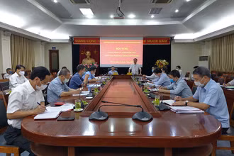 Đồng chí Phùng Hữu Phú, Chủ tịch Hội đồng Khoa học các cơ quan Đảng Trung ương phát biểu chỉ đạo Hội nghị.