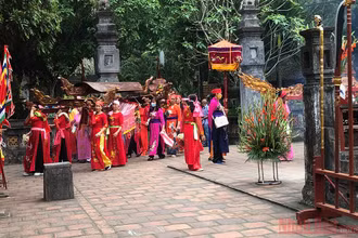 Lễ hội tại đền vua Lê, Hoa Lư, Ninh Bình.