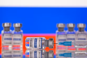 Vaccine Sputnik V của Liên bang Nga. Ảnh: Reuters