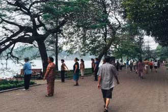 Từ 18 giờ ngày 8/7, TP Hà Nội yêu cầu người dân tạm dừng các hoạt động thể dục, thể thao ngoài trời để phòng, chống dịch.