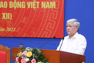 Đồng chí Đỗ Văn Chiến phát biểu tại hội nghị.