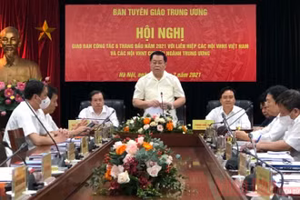 Đồng chí Nguyễn Trọng Nghĩa, Bí thư Trung ương Đảng, Trưởng Ban Tuyên giáo Trung ương phát biểu kết luận Hội nghị.