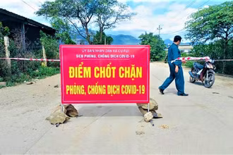 Một chốt chặn phòng, chống dịch Covid-19 trên địa bàn xã Cư Pui, huyện Krông Bông.
