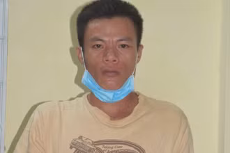 Đối tượng Nguyễn Tấn Thạch bị tạm giữ tại Công an TP Tuy Hòa để điều tra.