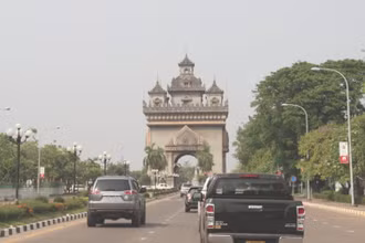 Đường phố Thủ đô Vientiane, Lào. Ảnh: XUÂN SƠN
