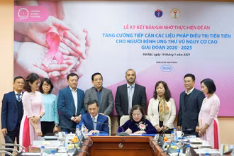 Nhiều hỗ trợ tích cực cho ngành y tế Việt Nam