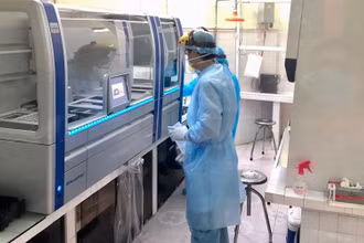 Xét nghiệm SARS-CoV-2 tại CDC Hải Phòng.