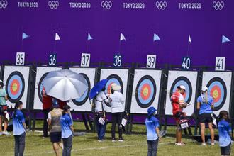 Nội dung bắn cung sáng nay của Olympic Tokyo. (Ảnh: Reuters)