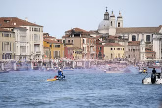 Venice được UNESCO trao cơ hội để giải quyết các tình trạng bất cập trong bảo tồn di sản (Ảnh: AP)