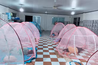 Công nhân ăn ở, sinh hoạt “3 tại chỗ tại Công ty Phát triển Kinh tế Duyên Hải (Cofidec), Khu công nghiệp Vĩnh Lộc A, huyện Bình Chánh.