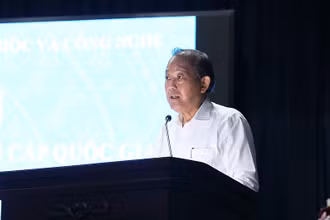 Phó Thủ tướng Thường trực Trương Hòa Bình nhấn mạnh: “Lưu ý bám sát và triển khai có kết quả các chủ trương của Đảng, chính sách, pháp luật của Nhà nước liên quan đến công tác dân tộc, nghiên cứu khoa học và công nghệ...”.
