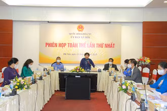 Toàn cảnh Phiên họp toàn thể lần thứ nhất của Ủy ban Xã hội khóa XV.