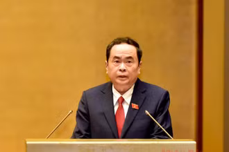 Phó Chủ tịch thường trực Quốc hội Trần Thanh Mẫn trình bày báo cáo tại phiên khai mạc. Ảnh: LÂM HIỂN