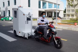 Cabin chở bệnh nhân Covid-19 trong khu cách ly.