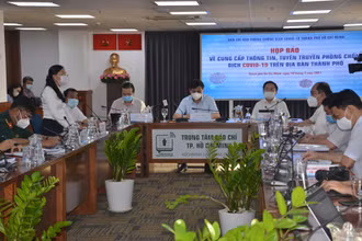 Toàn cảnh buổi họp báo.