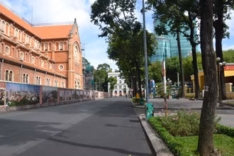 TP Hồ Chí Minh ngày đầu giãn cách xã hội theo Chỉ thị 16