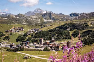 Thị trấn La Plagne Tarentaise (Ảnh:laplagne-tarentaise.fr)