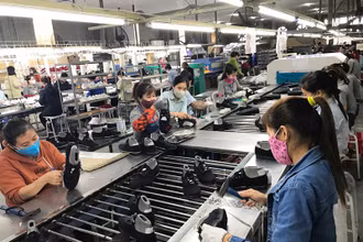 Doanh nghiệp da giày đang chịu nhiều chi phí sản xuất.
