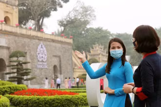 Hướng dẫn viên du lịch là một trong những đối tượng bị ảnh hưởng nặng nề nhất do dịch Covid-19 (Ảnh: TCDL)