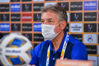 HLV trưởng Jurgen Gede. (Ảnh: VFF)