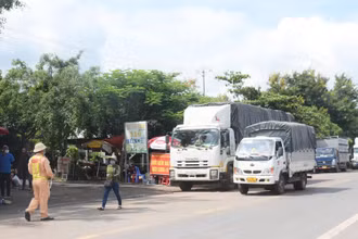 Tăng cường công tác kiểm tra người và phương tiện tại chốt cầu 110, giáp ranh giữa Gia Lai và Đắk Lắk.
