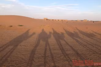 Trên đường vào sa mạc Sahara từ miền nam Morocco
