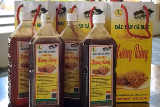 Mật ong rừng U Minh Hạ vào tốp 100 đặc sản quà tặng của Việt Nam.