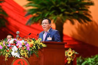 Phó Bí thư Thành ủy Hà Nội Nguyễn Văn Phong trình bày tham luận tại Đại hội Đảng toàn quốc lần thứ XIII. Ảnh: ANH TUẤN - DUY LINH