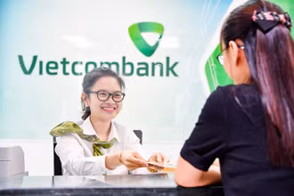 Vietcombank tiếp tục giảm lãi suất tiền vay hỗ trợ khách hàng bị ảnh hưởng bởi đại dịch Covid-19