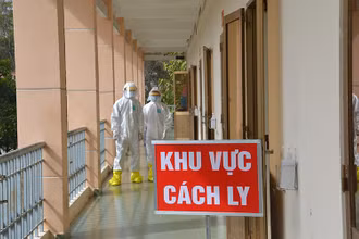 Xác định bốn trường hợp nghi nhiễm mới tại sân bay Tân Sơn Nhất