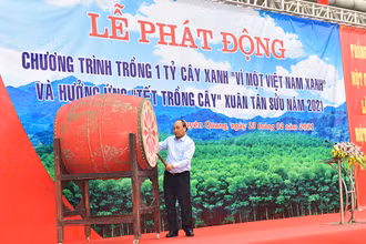 Thủ tướng Chính phủ Nguyễn Xuân Phúc phát động Chương trình trồng một tỷ cây xanh “ Vì một Việt Nam xanh” và hưởng ứng “Tết trồng cây” Xuân Tân Sửu năm 2021 tại TP Tuyên Quang.