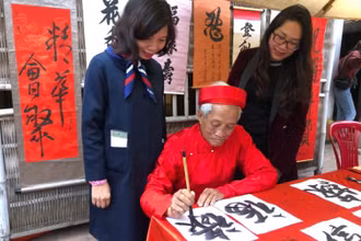 Tết Việt - không gian thiêng