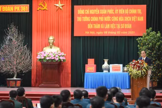 Thủ tướng Nguyễn Xuân Phúc phát biểu ý kiến tại buổi làm việc.