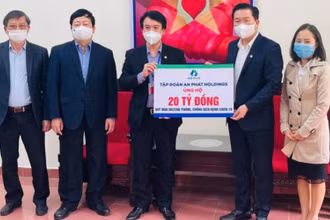 Tập đoàn An Phát Holdings ủng hộ Hải Dương 20 tỷ đồng mua vaccine phòng chống Covid-19.